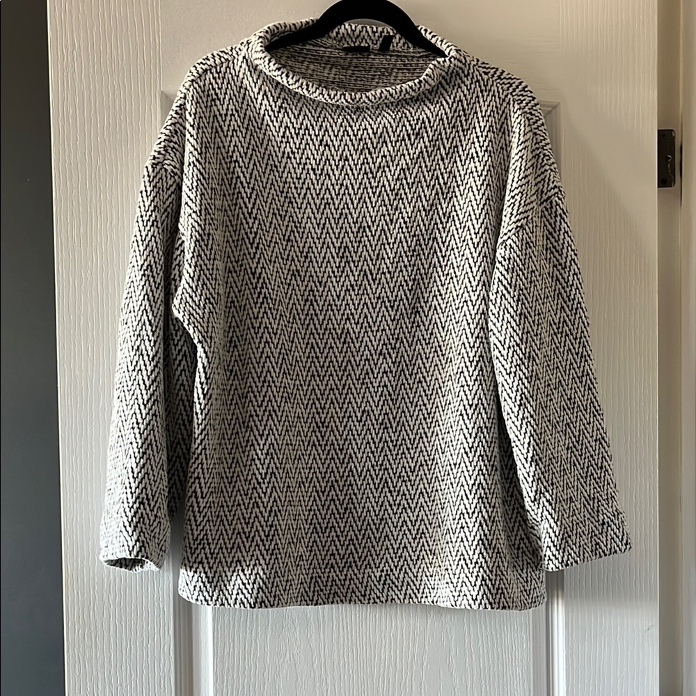 1x Rafaella ultra soft Women's Black and White Sweater